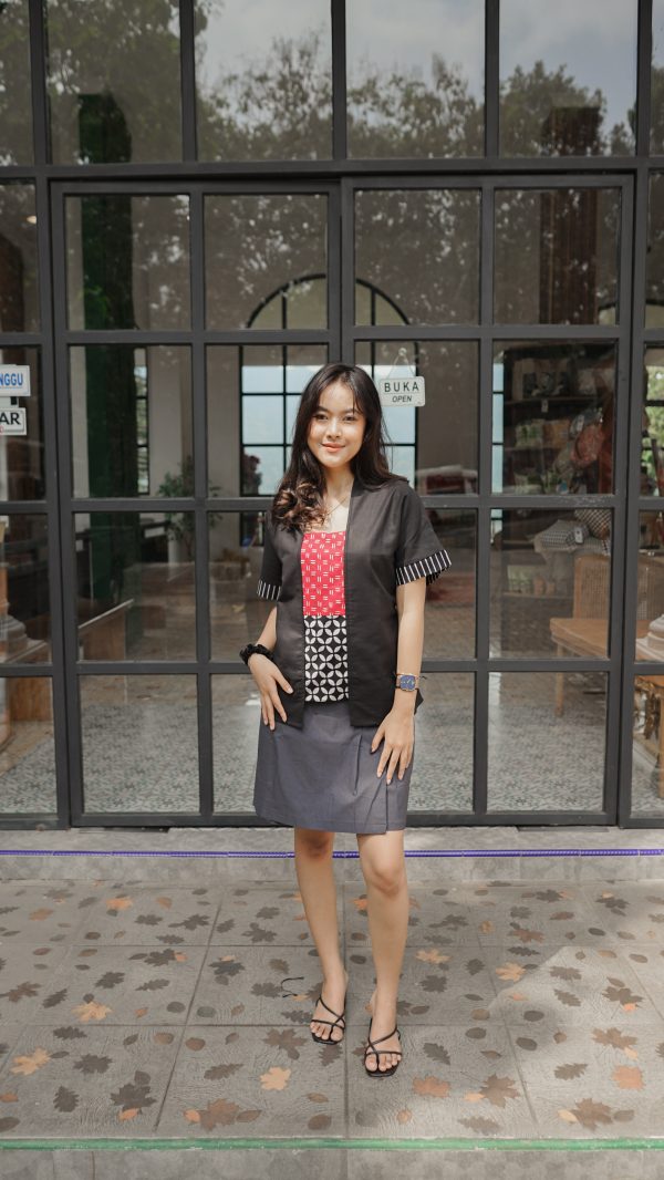 Andini Blouse Kutubaru Linen Batik Wanita Motif Kawung