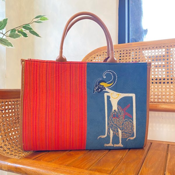 Tas Handcarry Lurik Wayang 30x40 - Image 5