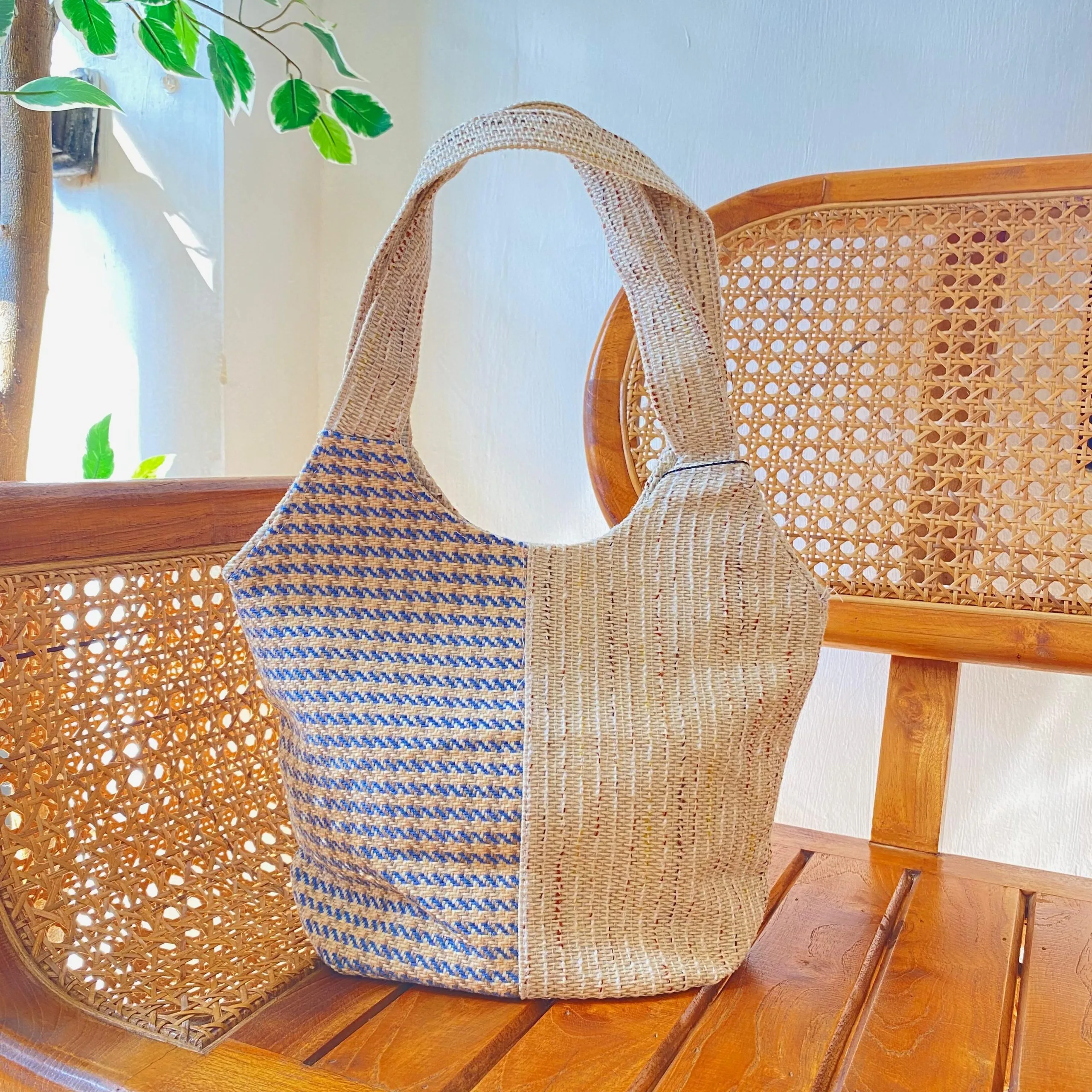 Tas Handcarry Wanita Goni Sintetis