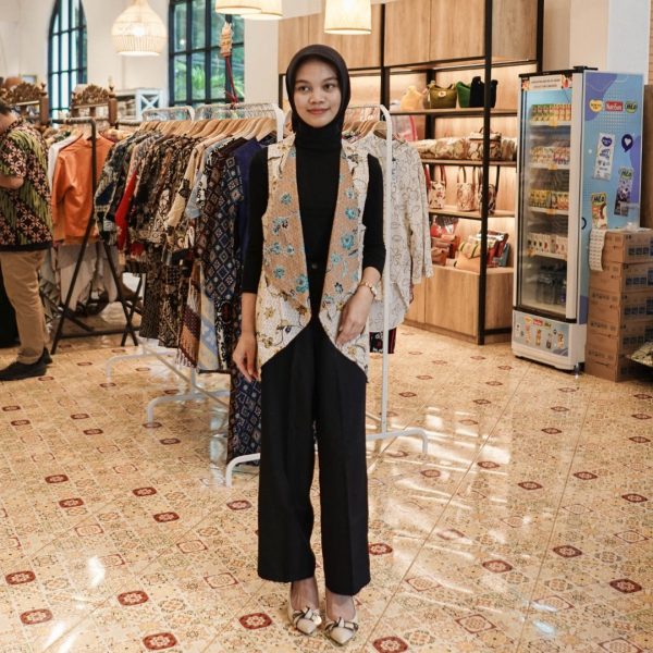 Outer Batik Wanita Dua Sisi - Image 6