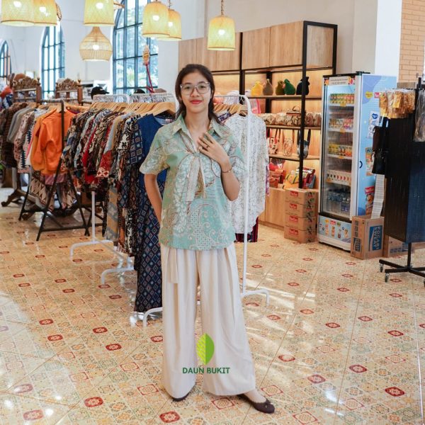 Atasan Batik Lengan Pendek Tali Kerah - Image 8