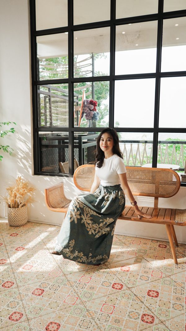 Rok Batik Wanita Nadjwa Panjang Motif Batik Bunga