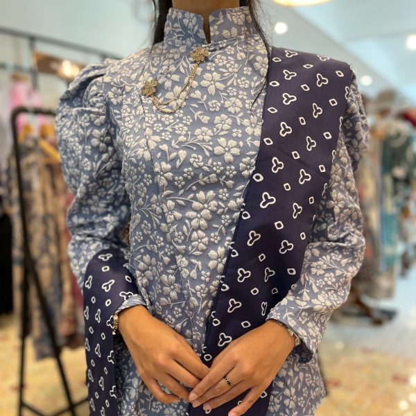 Batik Wanita - Kebaya Janggan Elegan