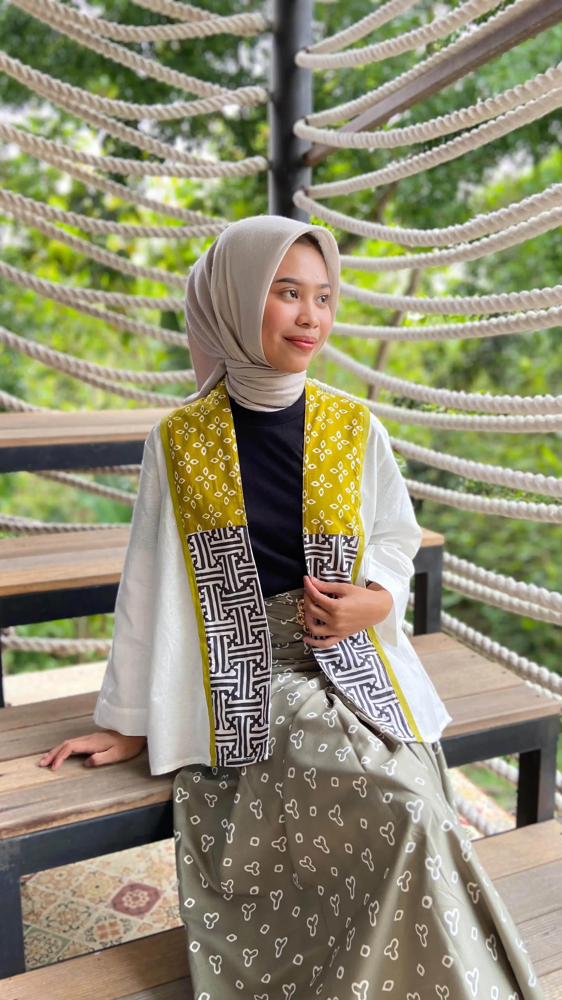 Batik Wanita – Ratih Outer Batik Kawung Linen Premium
