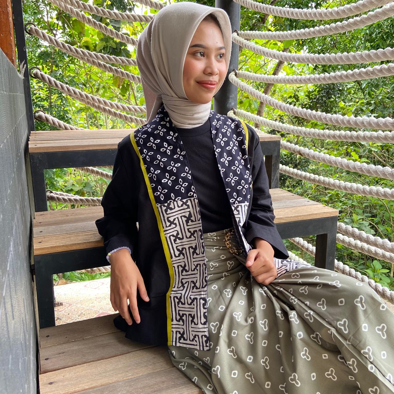 Batik Wanita – Ratih Outer Batik Kawung Linen Premium