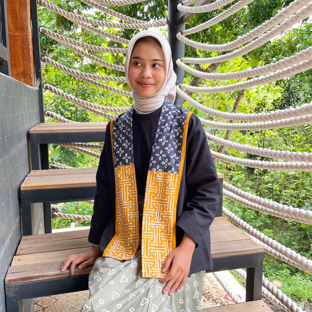 Batik Wanita – Ratih Outer Batik Kawung Linen Premium