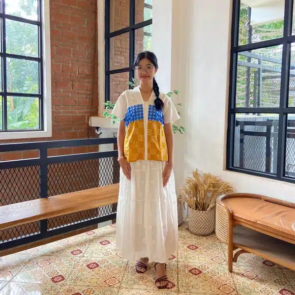Tampilan Elegan Larasati Blouse Linen