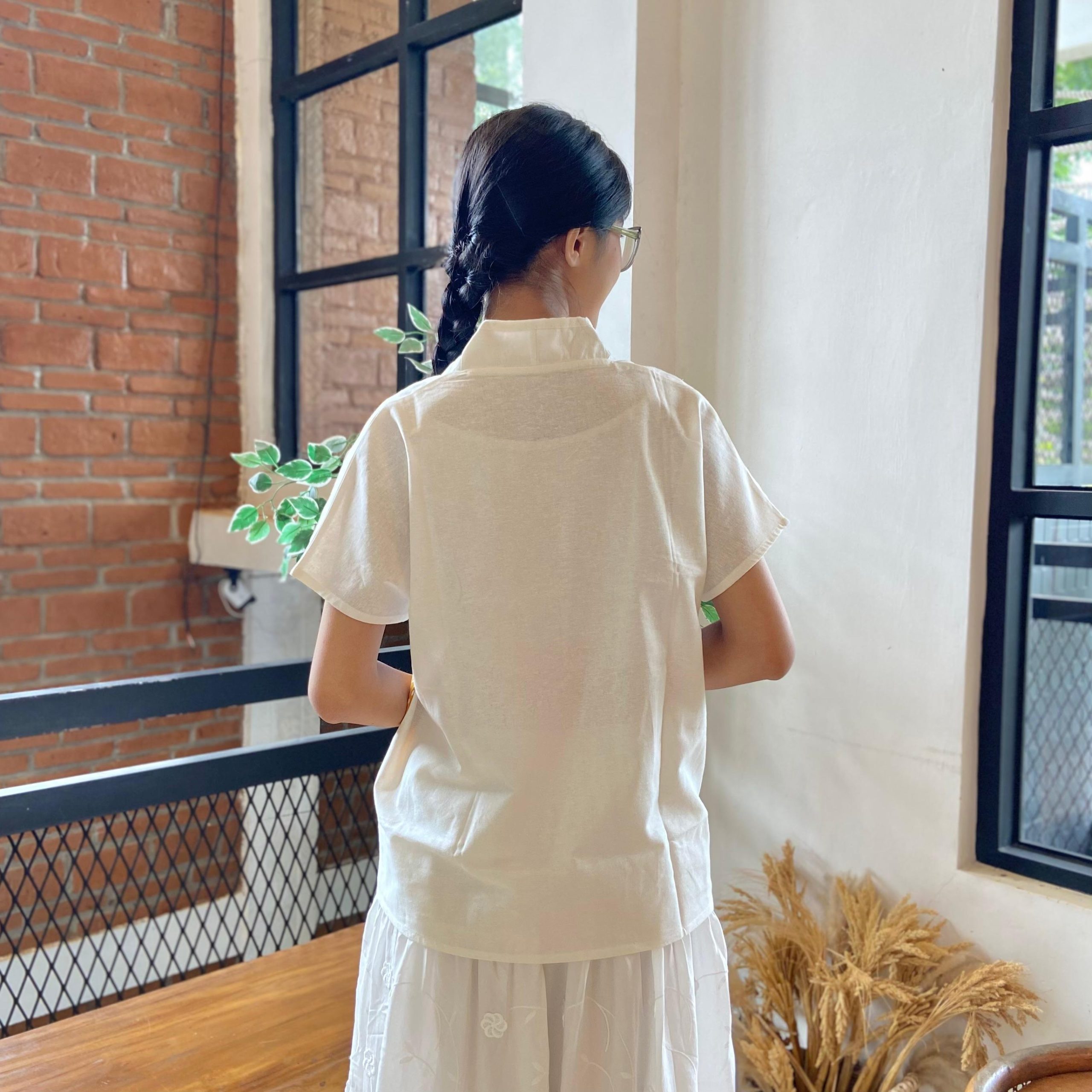 Batik Wanita - Asmita Blouse Kutubaru Batik Linen