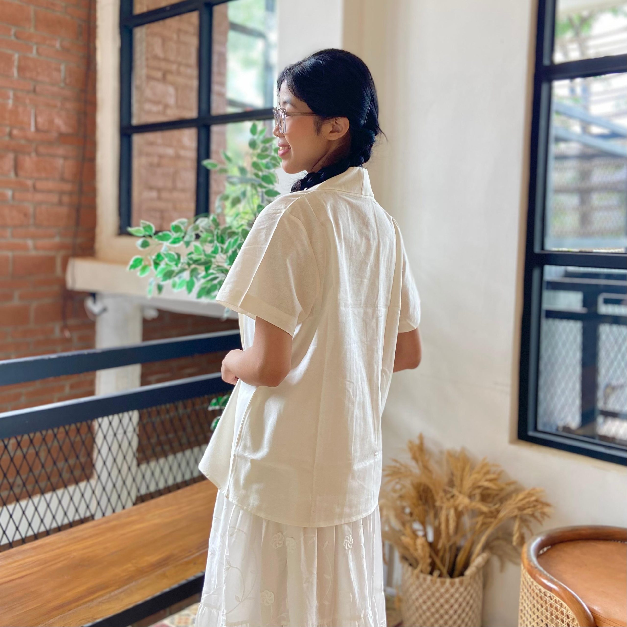 Batik Wanita - Asmita Blouse Kutubaru Batik Linen