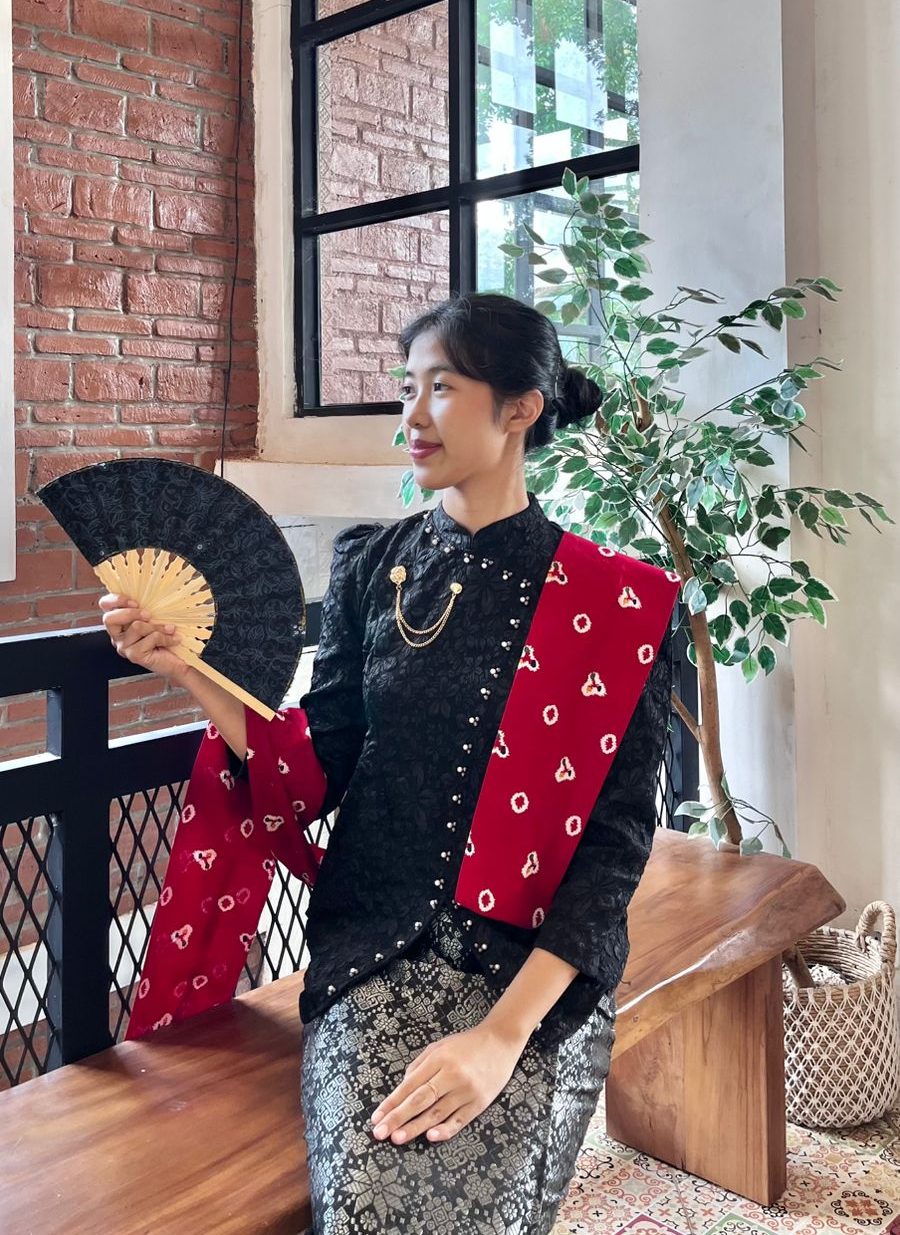 Kebaya Janggan